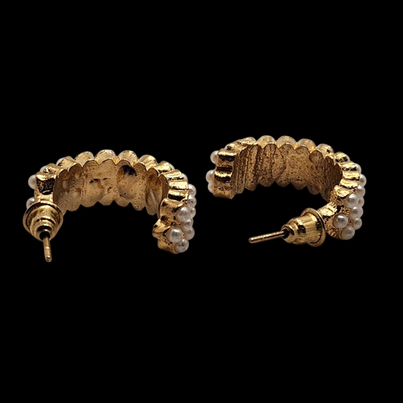 Womwns Gold And Pearl Earring Set Trio - Picture 8 of 13